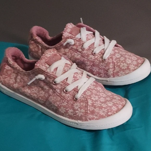 Floral Pink Women's Sneakers - Picture 1 of 7